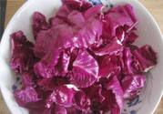 紫甘藍(lán)生吃好還是熟吃好？紫甘藍(lán)怎么吃最營養(yǎng)？