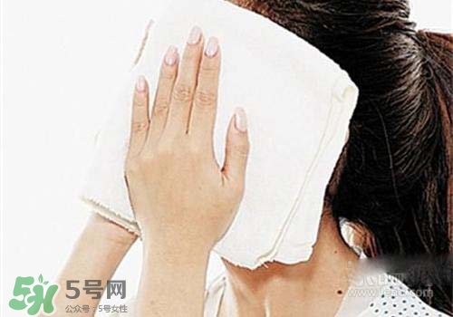 熱毛巾敷臉能祛痘嗎？長痘怎么用熱毛巾敷臉？