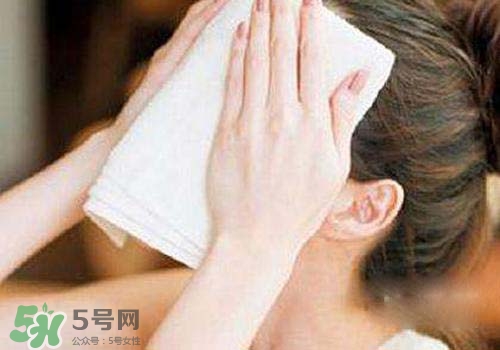 熱毛巾敷臉能祛痘嗎？長痘怎么用熱毛巾敷臉？