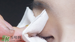 眼唇卸妝液怎么用？眼唇卸妝液使用方法