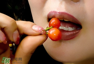 嘴唇起泡腫了怎么辦？嘴唇起泡腫了怎么消腫