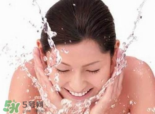 用白醋洗臉能祛斑嗎？白醋洗臉祛斑作用大嗎