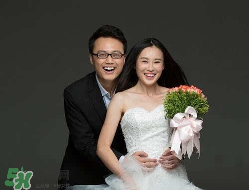 拍婚紗照可以戴眼鏡嗎？拍婚紗照戴眼鏡好不好？