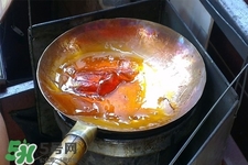 煮糖用什么鍋?zhàn)詈茫堪咎怯檬插伜线m？