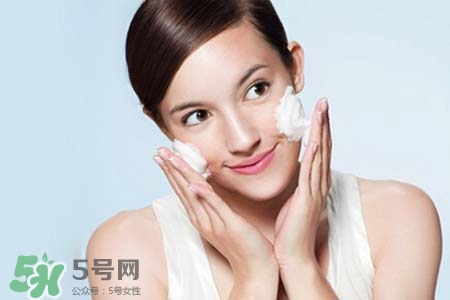 春天臉上冒痘痘怎么辦？為什么春天臉上容易出痘？