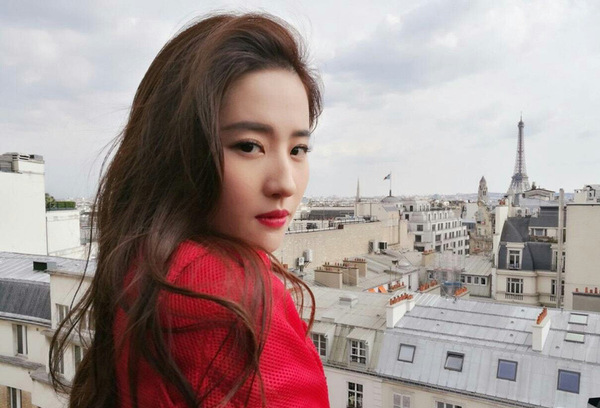 極光紅是什么顏色？極光紅口紅試色