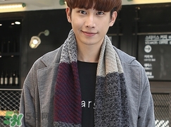 送男生圍巾代表什么意思?女生送男生圍巾的含義 送男生圍巾代表什么意思?女生送男生圍巾的含義