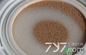 vant氣墊cc黑色和白色哪款好？vant36.5氣墊cc黑色和白色區(qū)別