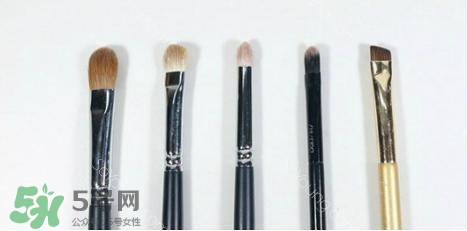 眼影膏用什么工具畫(huà)？眼影膏怎么化？
