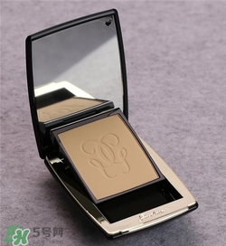 嬌蘭金鉆粉餅好用嗎？嬌蘭金鉆粉餅怎么樣？