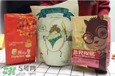百草味和良品鋪?zhàn)幽膫€(gè)好？百草味和良品鋪?zhàn)訉?duì)比