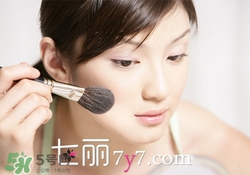 粉底液會浮粉是怎么回事？粉底液浮粉的原因