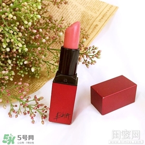 煙熏玫瑰色適合什么膚色？煙熏玫瑰色口紅適合黃皮嗎？