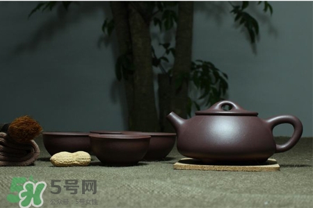 如何清洗紫砂壺茶垢？紫砂壺的茶垢怎么清洗？