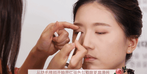 干玫瑰色妝容怎么化？干玫瑰色妝容畫法步驟