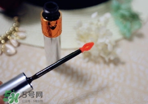 ysl唇油怎么用？ysl唇油使用方法