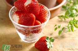 吃草莓可以解酒嗎？草莓怎么解酒