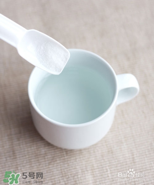 嘴唇干燥是什么原因？嘴唇干裂脫皮怎么辦？