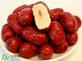 紅棗發(fā)白可以吃嗎？紅棗表面發(fā)白是發(fā)霉嗎？