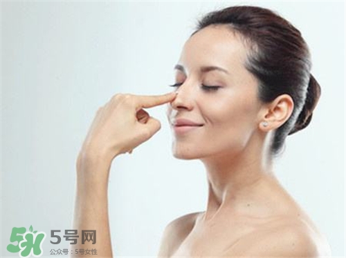 假體隆鼻多久可以化妝？假體隆鼻多久可以敷面膜？