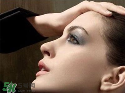 假體隆鼻多久可以化妝？假體隆鼻多久可以敷面膜？
