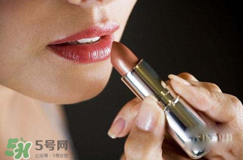 口紅過敏是怎樣的？口紅過敏怎么辦？
