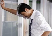 男性尿痛出血怎么回事？男性尿痛是怎么引起的