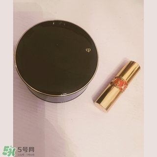 cpb散粉和紀(jì)梵希散粉哪個好？cpb散粉和紀(jì)梵希散粉對比