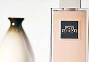 the ginza化妝水粉色和藍色哪個好？the ginza化妝水粉色藍色區(qū)別