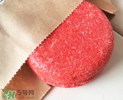 lush小紅帽洗發(fā)皂怎么用？lush小紅帽洗發(fā)皂使用方法