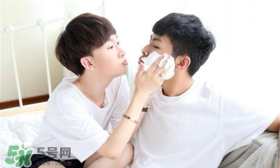 為什么同性戀都是帥哥？為什么同性戀容易的艾滋病呢