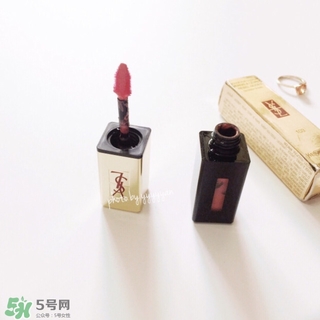 ysl鏡面唇釉和黑管唇釉哪個(gè)好？ysl鏡面唇釉和黑管唇釉區(qū)別