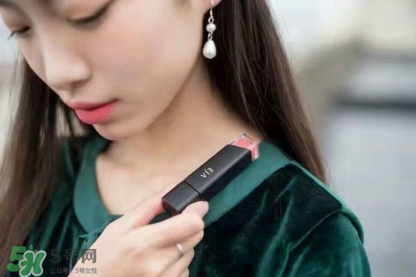 唇釉成膜是什么意思？唇釉怎么成膜？