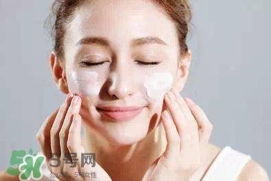 卸妝油悶痘怎么辦？卸妝油悶痘怎么補(bǔ)救？