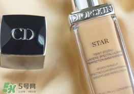 粉底液卡粉怎么辦？粉底液卡粉怎么補(bǔ)救？