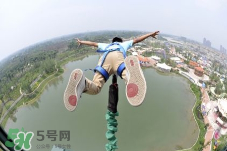 蹦極是什么感覺？第一次蹦極是什么感覺？