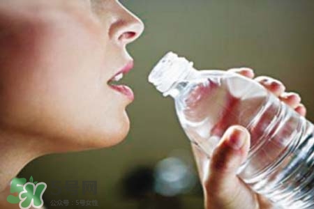 春天要多喝水嗎？春天多喝水有什么好處？