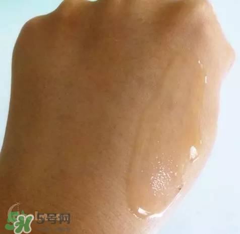 蘭蔻大眼精華和雅詩蘭黛小棕瓶哪個好？蘭蔻大眼精華和小棕瓶對比