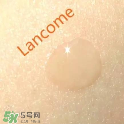蘭蔻大眼精華和雅詩蘭黛小棕瓶哪個好？蘭蔻大眼精華和小棕瓶對比