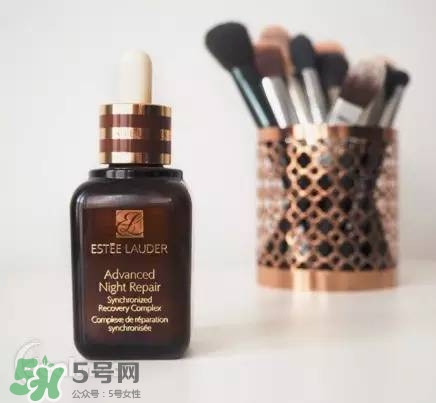 蘭蔻大眼精華和雅詩蘭黛小棕瓶哪個好？蘭蔻大眼精華和小棕瓶對比