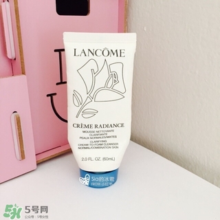 蘭蔻洗面奶粉色和藍色哪個好？蘭蔻洗面奶粉色藍色區(qū)別