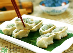 薺菜包餃子必須焯水嗎？薺菜包餃子要焯水嗎？