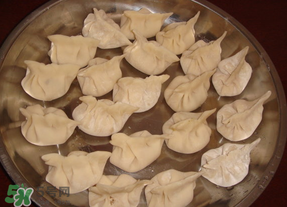 薺菜素餃子怎么做？薺菜素餡餃子怎么做好吃？