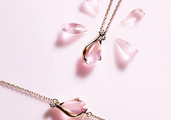star jewelry2017櫻花限定多少錢(qián)？star jewelry櫻花項(xiàng)鏈?zhǔn)宙渻r(jià)格