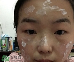 極密水光素顏霜怎么用？極密素顏霜使用方法