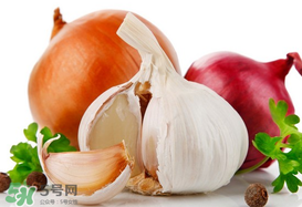 大蒜爛了一點還能吃嗎？大蒜爛根是怎么回事？
