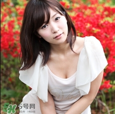 精華乳要洗掉嗎？精華乳要不要洗？