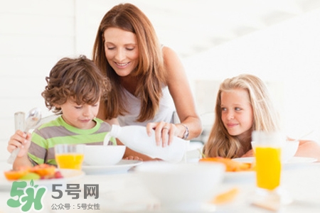水痘期間不能吃什么？得水痘不能吃什么食物？