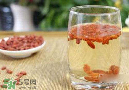枸杞子泡水隔夜能喝嗎？枸杞子泡水隔夜喝的壞處