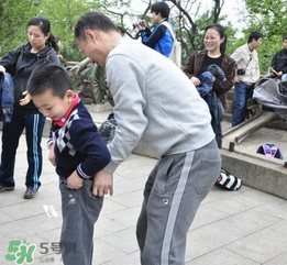 清明節(jié)穿什么衣服？清明節(jié)是適合穿什么衣服？